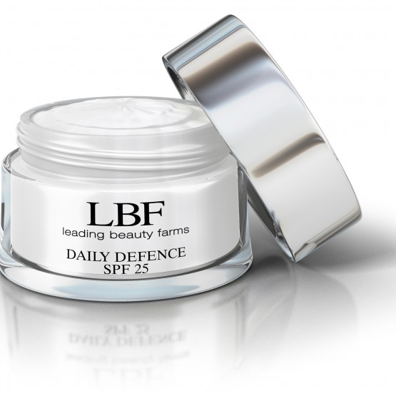 10045 Daily Defence SPF 25